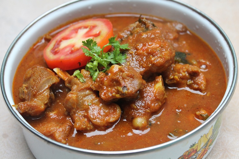 Chicken-In-Tomato-Onion-Gravy